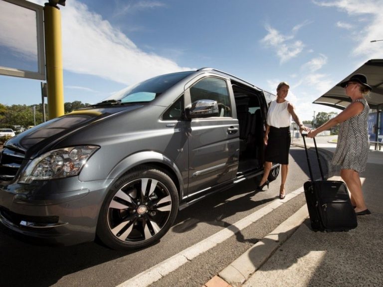 Points to Follow at the Time You Book Airport Transfers